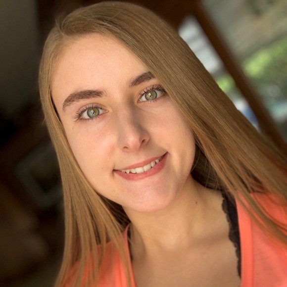 Meet your Posher, Madison - Picture 4 of 10